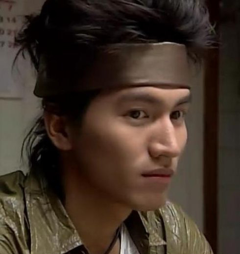 宋仲基领衔因为顶角爆红的10大明星(11)