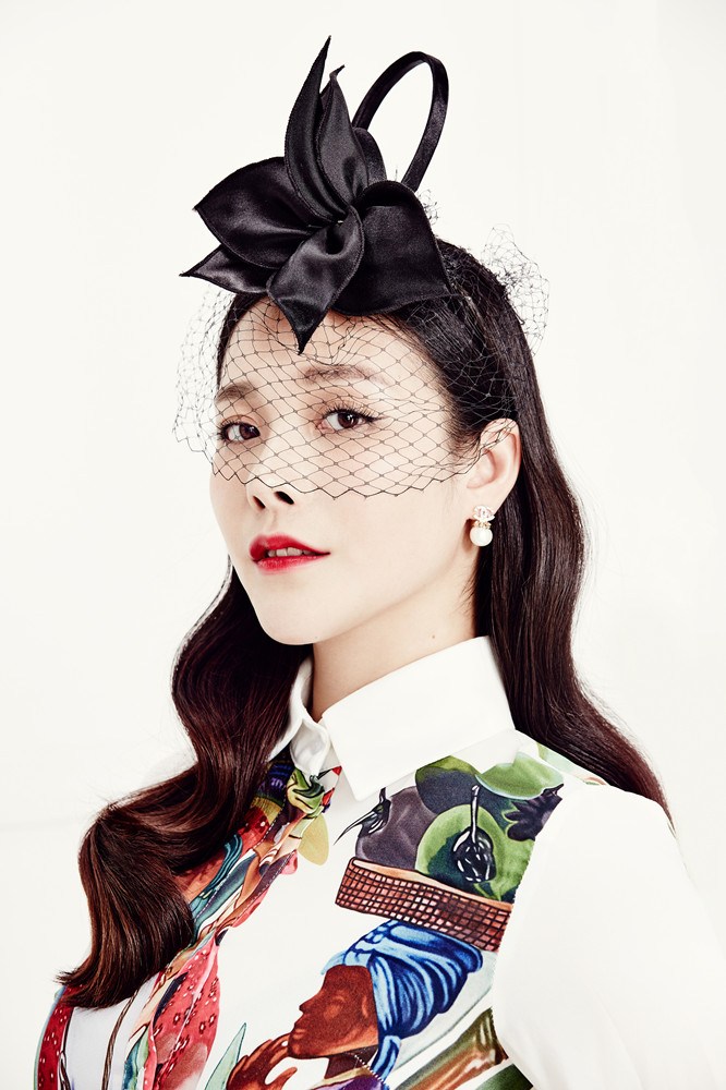 邓紫衣精致妆容尽显典雅气质复古写真曝光(3)