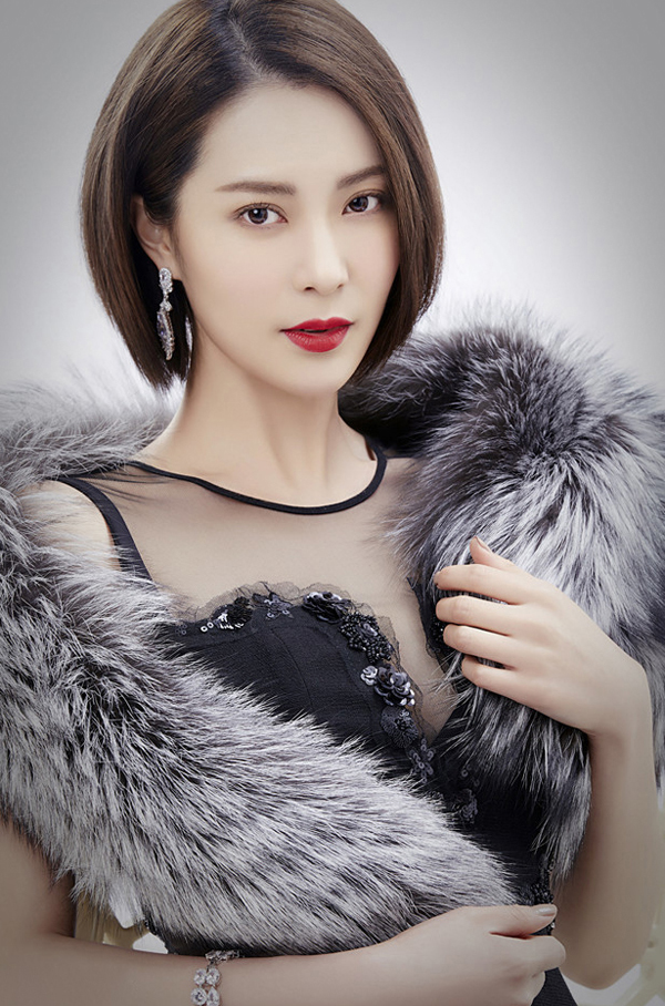 胡然红唇性感撩人魅惑写真曝光(4)