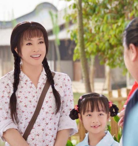 60岁刘晓庆素颜老态照曝光不忍直视(3)