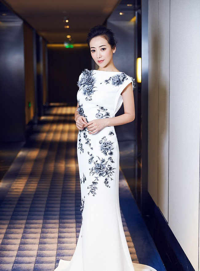 陈紫函《新娘Brides》最新杂志大片(7)