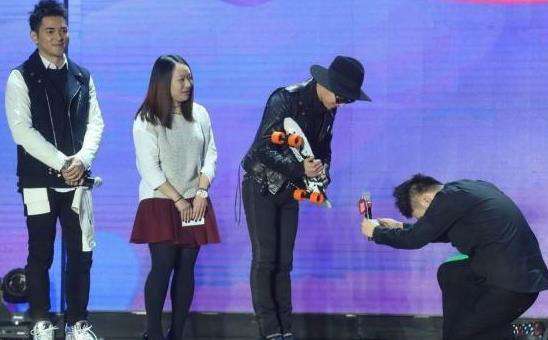 女子与宋仲基”领证结婚“！扒扒丧心病狂的10大脑残粉(9)