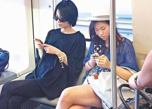 虎妈无犬女：王菲是鲜肉杀手窦靖童被封国民老公(2)