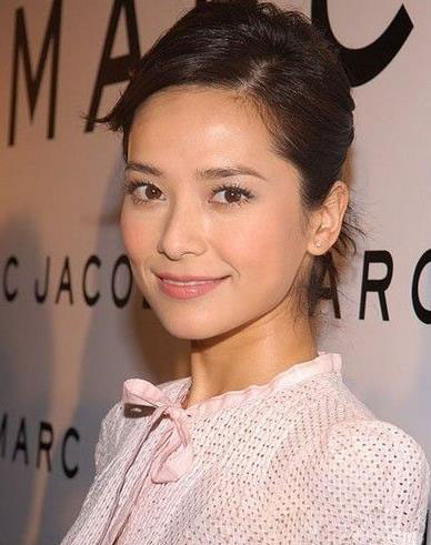 扒扒娱乐圈10大女星防色狼揩油的高招(9)