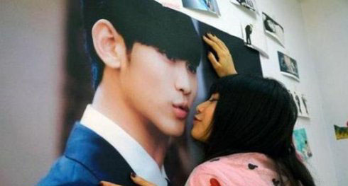 女子与宋仲基”领证结婚“！扒扒丧心病狂的10大脑残粉(6)