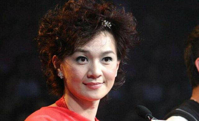 柯以敏爆粗口被骂咎由自取但也是超女炒作牺牲品(3)