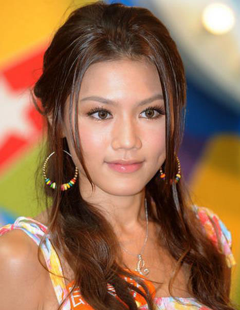 扒扒娱乐圈10大女星防色狼揩油的高招(10)