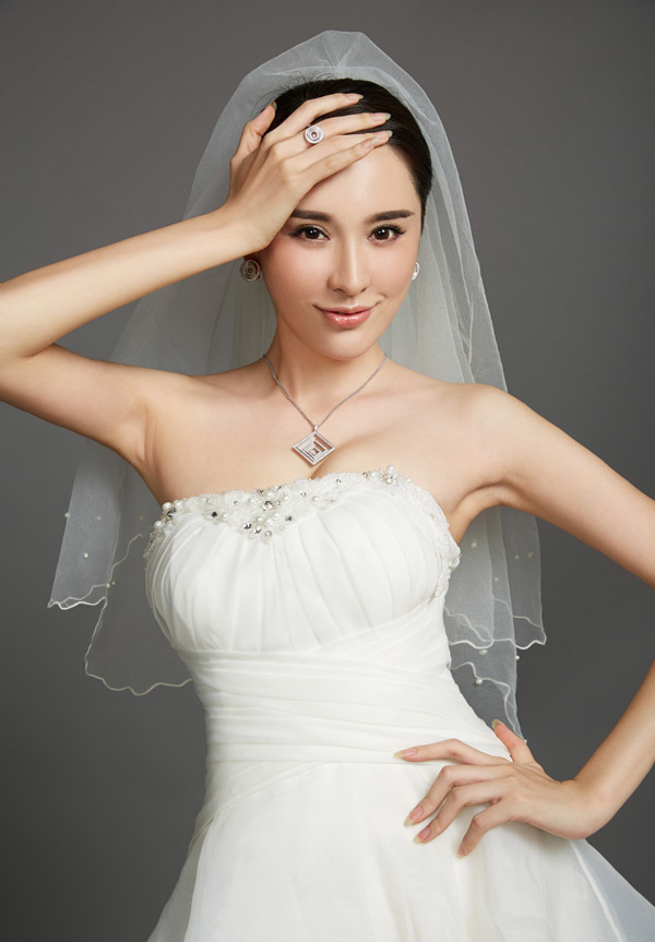 张熙媛典雅大气演绎复古魅力(3)