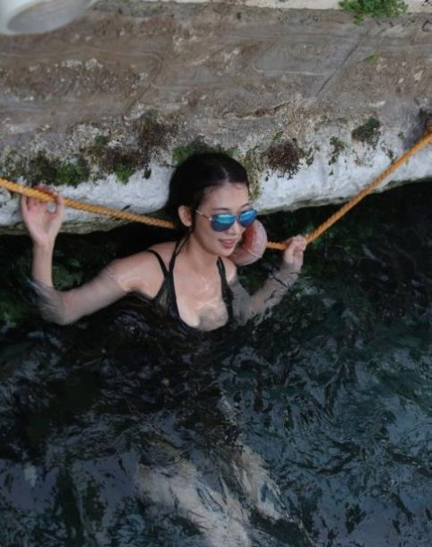喷鼻血！扒扒穿薄纱玩湿身美胸呼之欲出的10大女星(2)