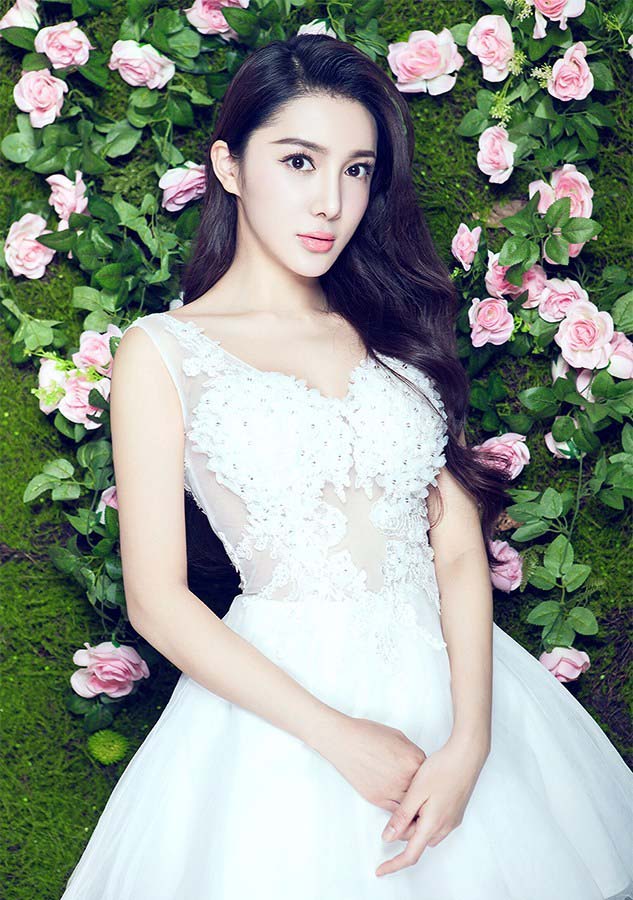 任娇肤白灵动似花仙子早春唯美写真曝光(2)