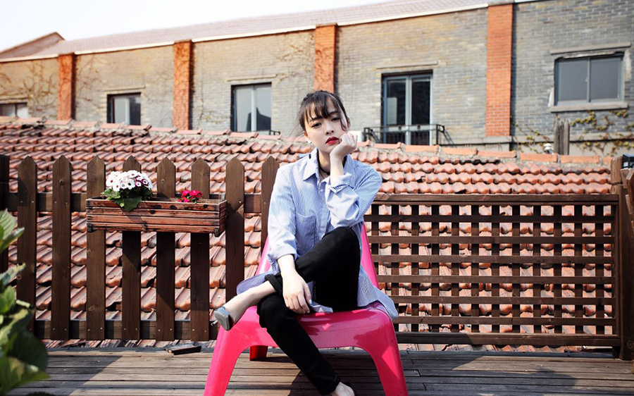 余心恬少女风帅气春意傲然写真曝光(4)