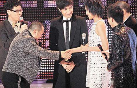 揭秘港台明星昔日嘲讽容祖儿长相丑遭暴打内幕(7)
