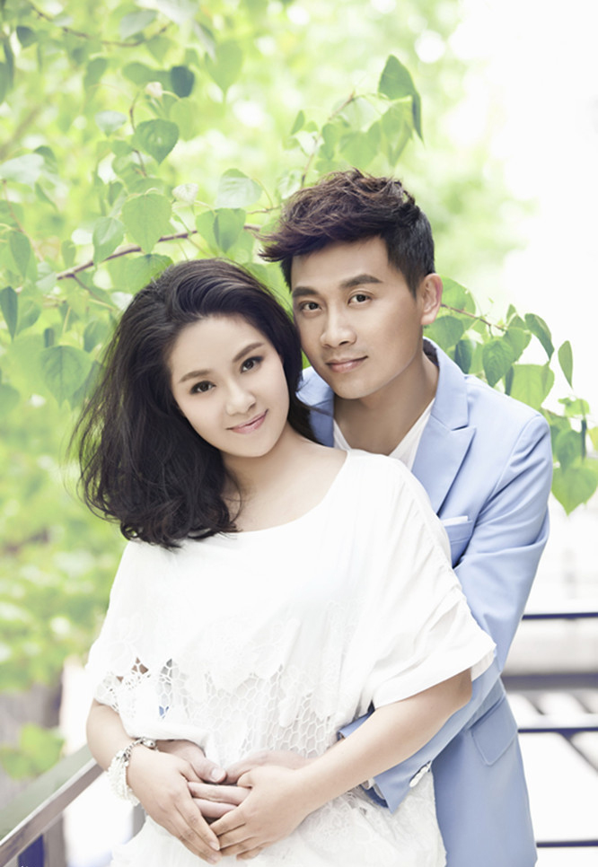 王丽达汤子星甜蜜写真爱意满满