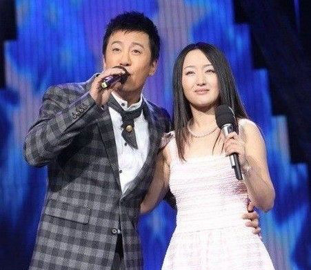 杨钰莹高频复出自取其辱给董文华什么警示(2)