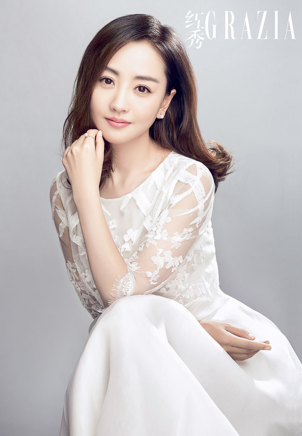 杨蓉瓷感美肌光彩焕人气质纯白写真(2)