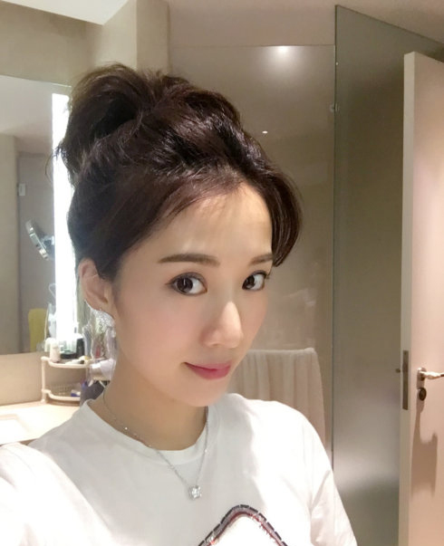梁小冰领衔沦为网红脸的10大女星(3)
