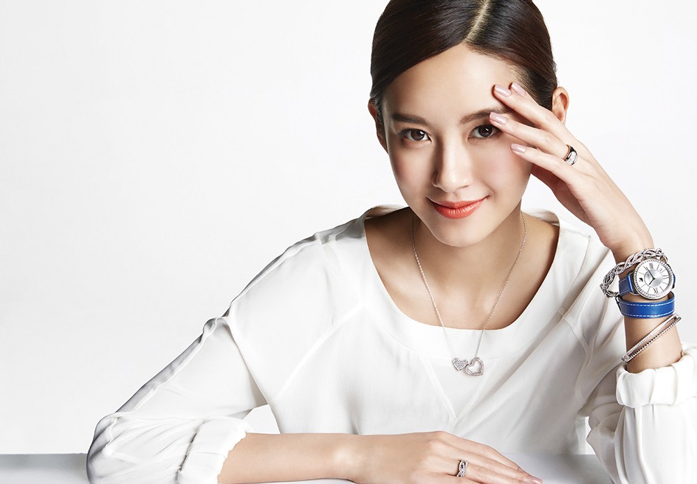 美女张子萱杂志封面靓丽写真套图(2)