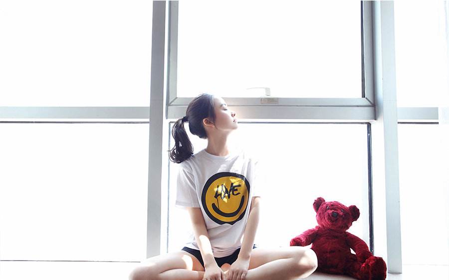 余心恬春日烂漫简约甜美小清新写真