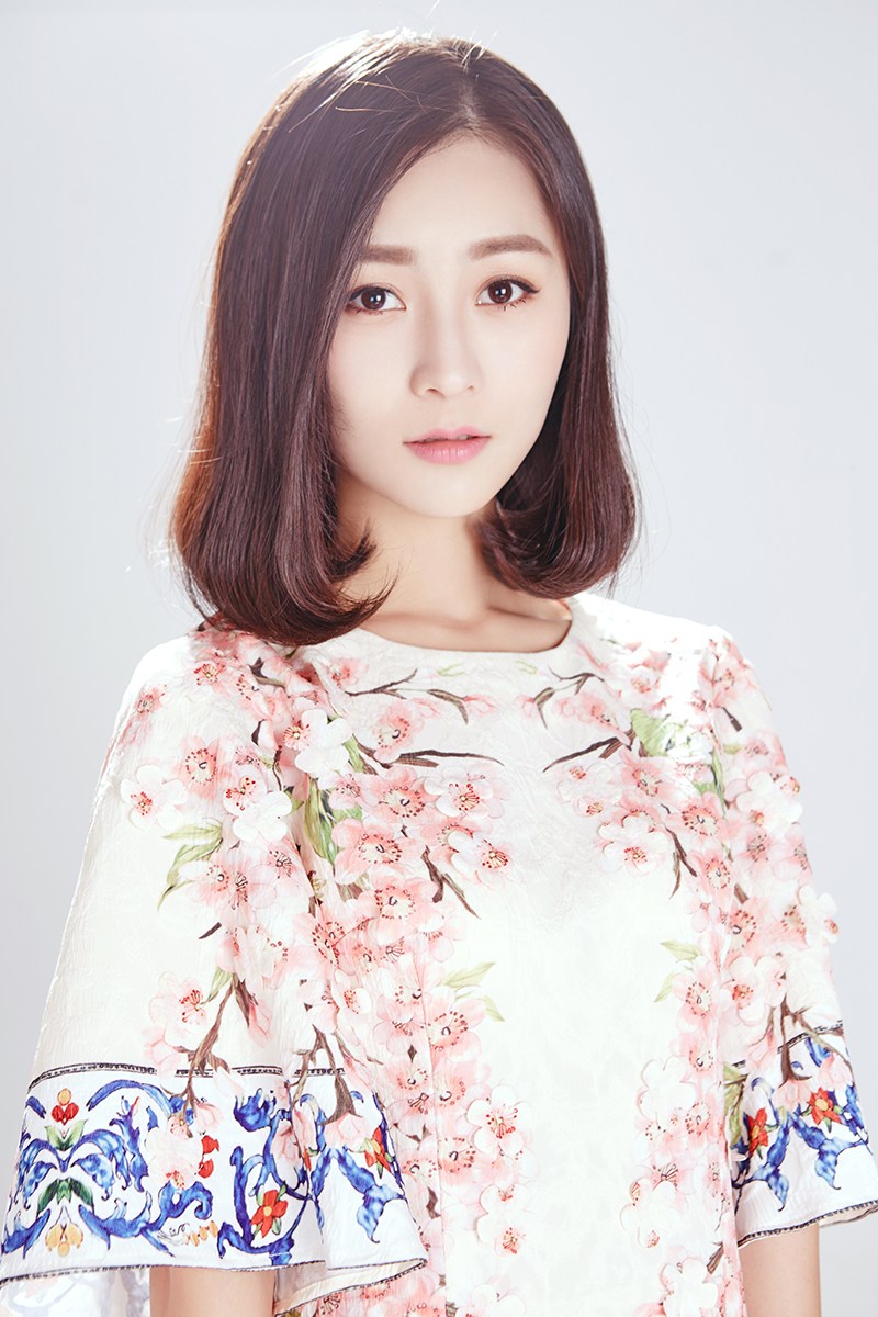张维娜半熟温婉少女写真(2)