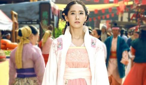星女郎林允和韩国女星林允儿除一字之差还差什么(11)