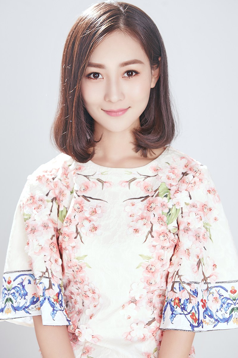 张维娜半熟温婉少女写真