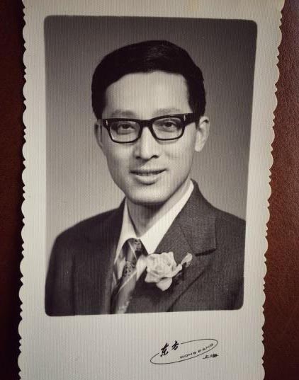 一模一样帅！胡歌等10大男星与父亲合影曝光