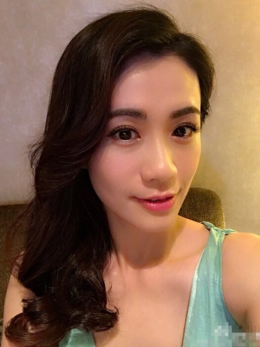 柯以柔美丽性感女人味自拍美照(2)