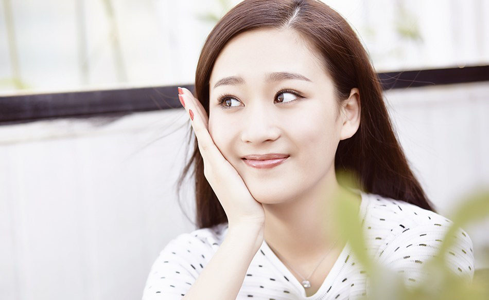 张文婷飘逸的长发精致的五官清新气质