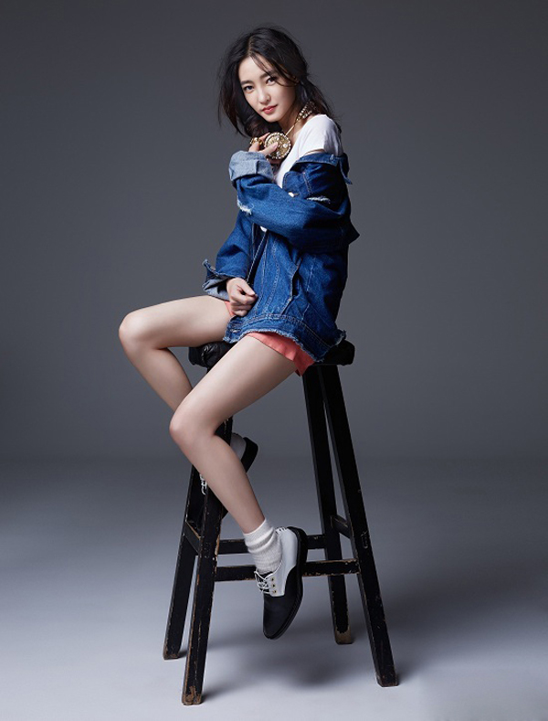 王丽坤牛仔LOOK潮味十足魅力写真(2)