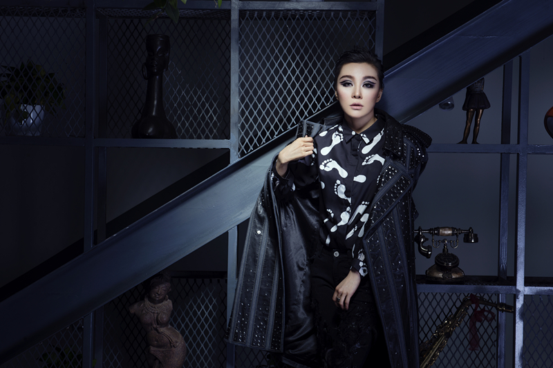 毛泽少黑色性感的高傲女王展现多样魅力(4)