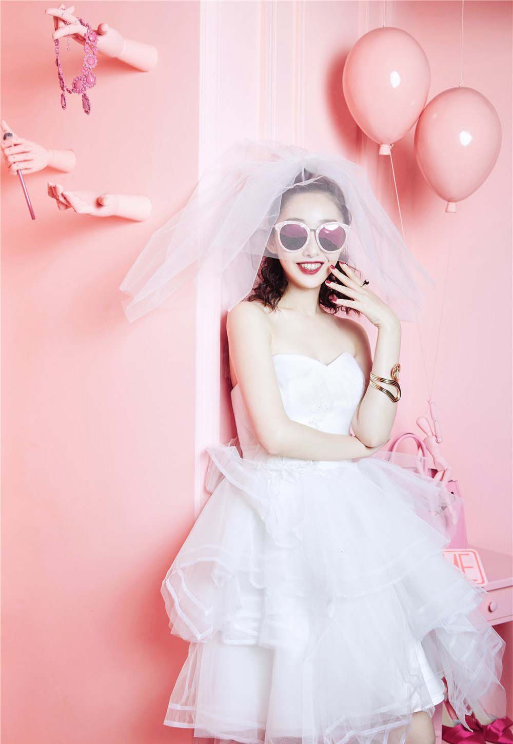 蒋梦婕化身俏皮粉色系梦幻公主(2)