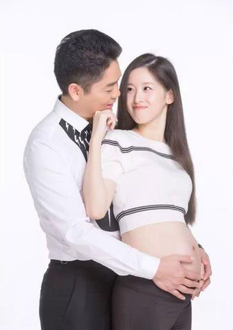 奶茶妹妹领衔娱乐圈的10大低龄辣妈