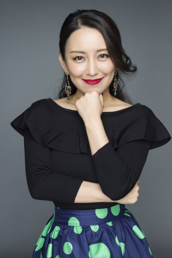 崔楠黑色优雅魅惑气质女人味写真