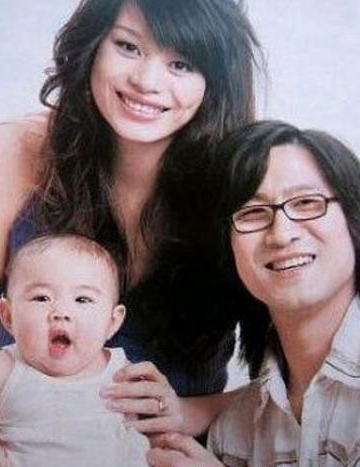 奶茶妹妹领衔娱乐圈的10大低龄辣妈(4)
