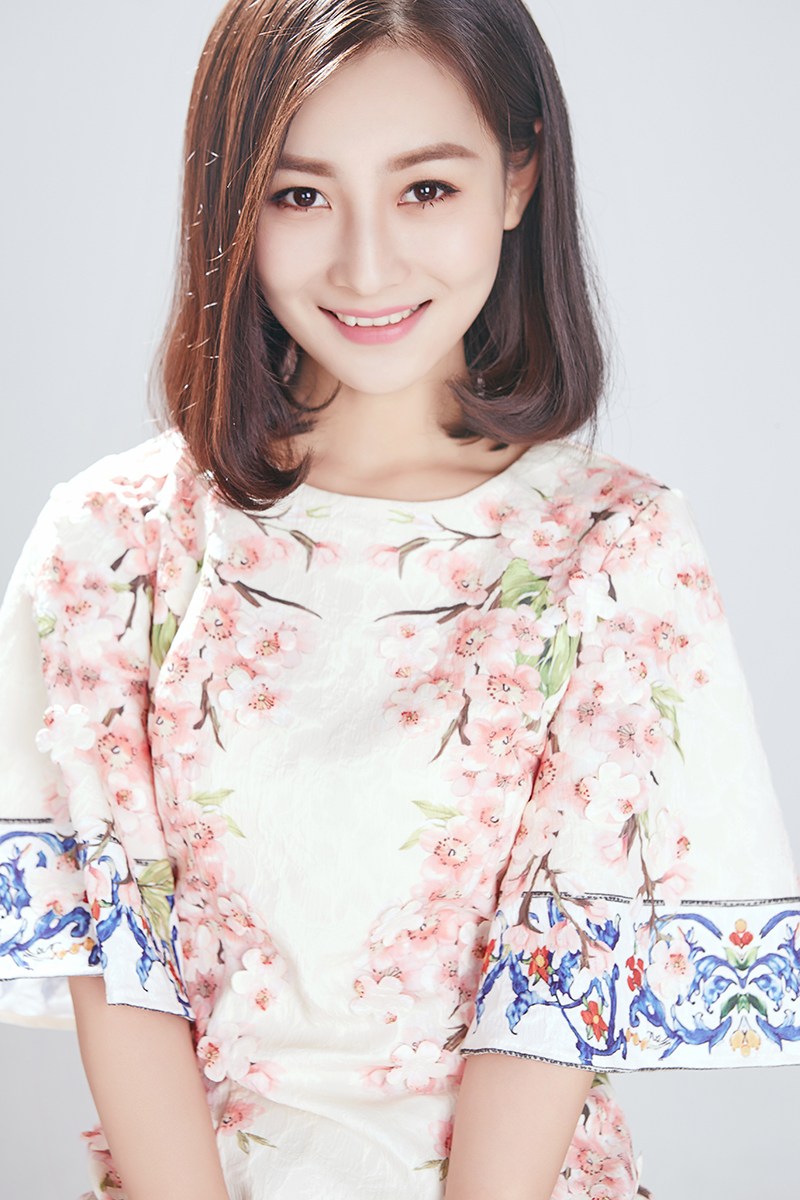 张维娜半熟温婉少女写真(7)