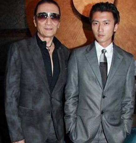 一模一样帅！胡歌等10大男星与父亲合影曝光(6)