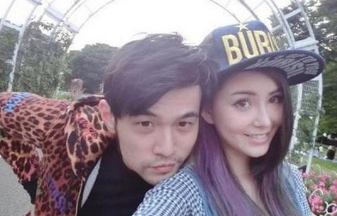 扒扒颜值爆表怒刷荧屏的10对大叔萝莉配情侣(3)