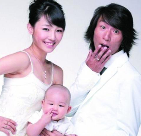 奶茶妹妹领衔娱乐圈的10大低龄辣妈(9)