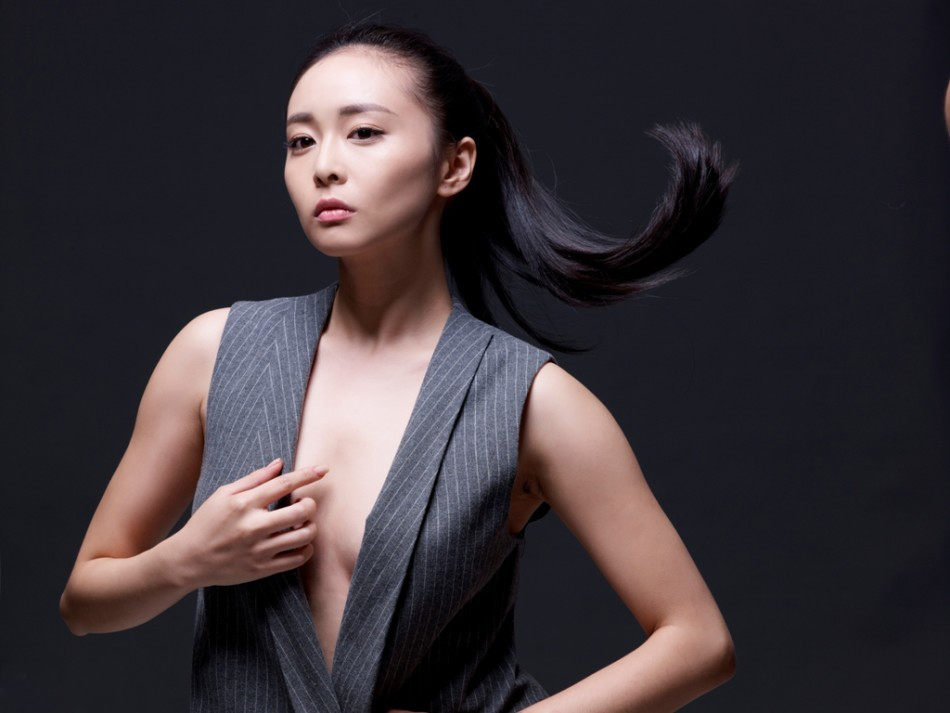 高叶时尚亮丽精致妆容魅力动人写真(4)