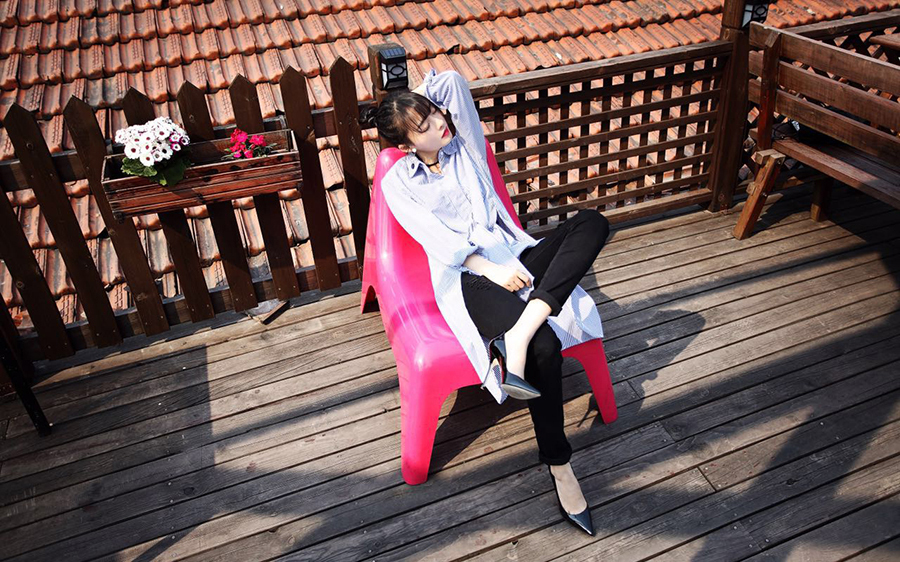 余心恬少女风帅气春意傲然写真曝光