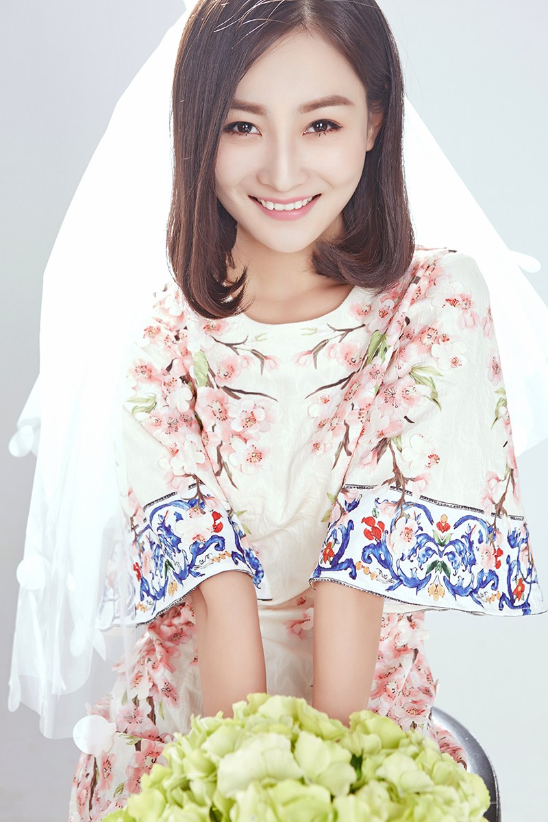 张维娜半熟温婉少女写真(4)