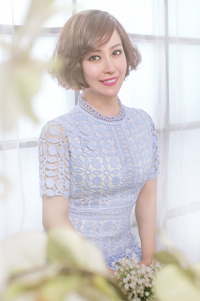 陈诗妮优雅温婉曝光春日写真(5)