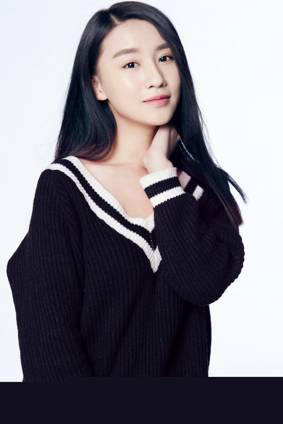 马歌演绎纯美学院派风格恬静写真