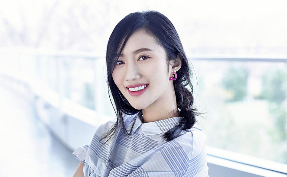 韩与诺春日写真尽显妩媚迷人(3)