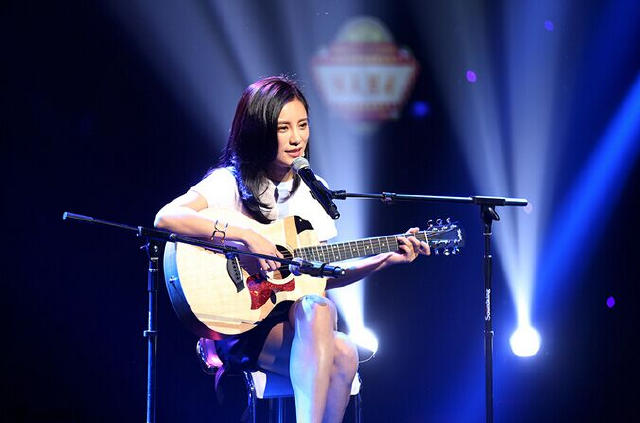 谢娜等四大卫视一姐罕见同台谁更出众？(6)