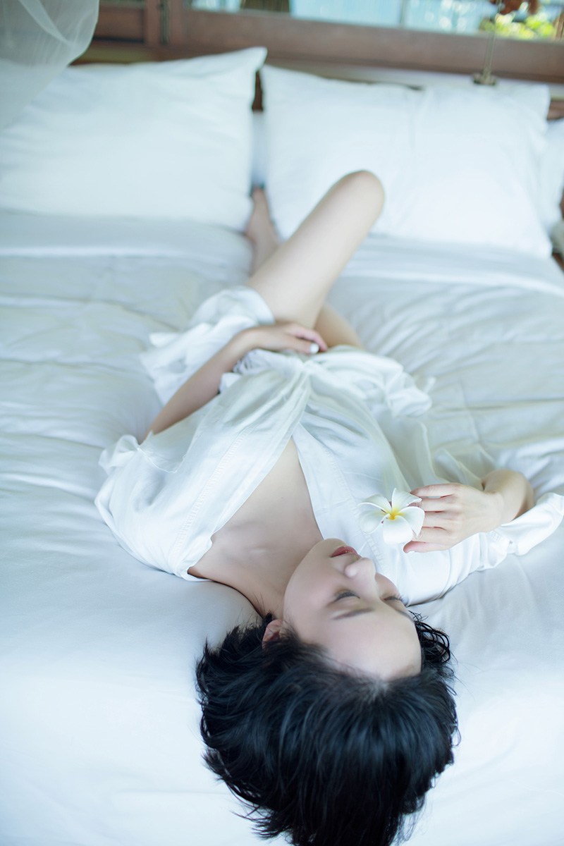练束梅纯美笑容浴女写真曝光