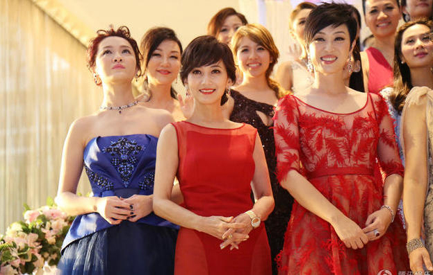 历届港姐聚会：朱玲玲赵雅芝完胜老中青三代美女(8)