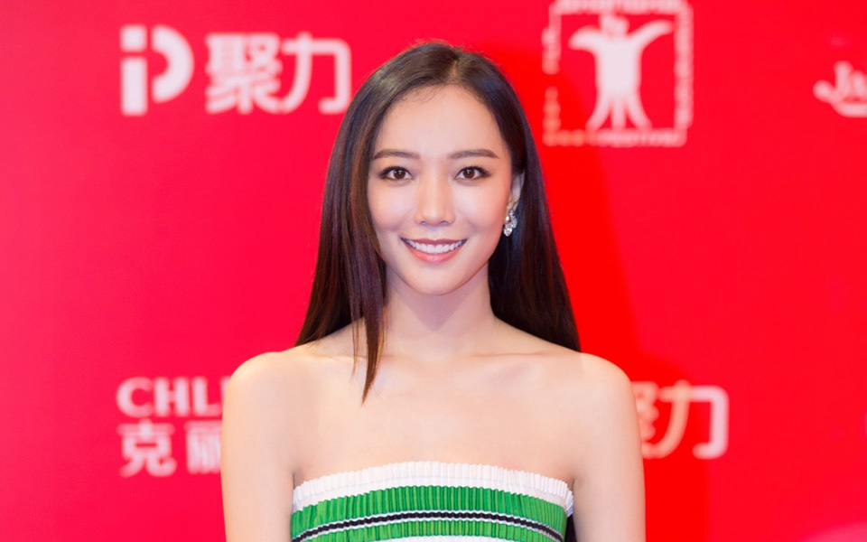 清纯女星王珞丹气质美图(5)