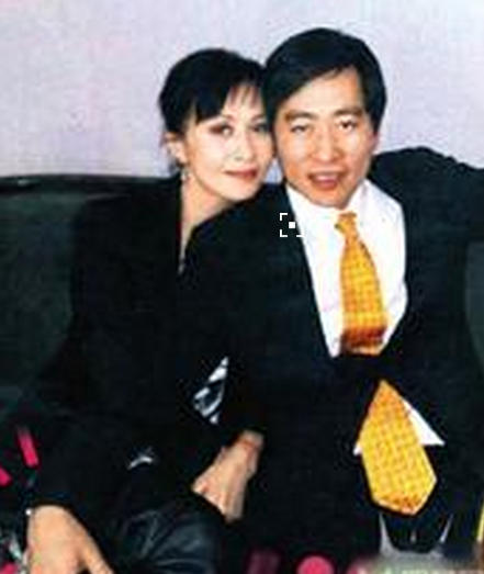 刘嘉玲为何总是消费朋友八卦为自己找话题刷存在(3)