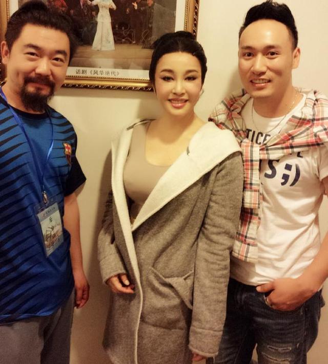刘晓庆时而嫩如少女，时而糙似大妈，那么她到底是美还是丑呢(3)